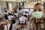 เข้าทำการสอนตามโครงการการศึกษาเพื่อต่อต้านการใช้ยาเสพติดในเด็กนักเรียน (D.A.R.E.ประเทศไทย)